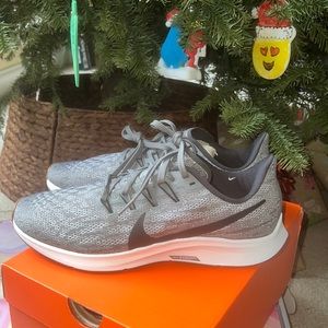 NWOT Nike Air Zoom Pegasus 36 women’s 9.5 (men’s 8/8.5) running